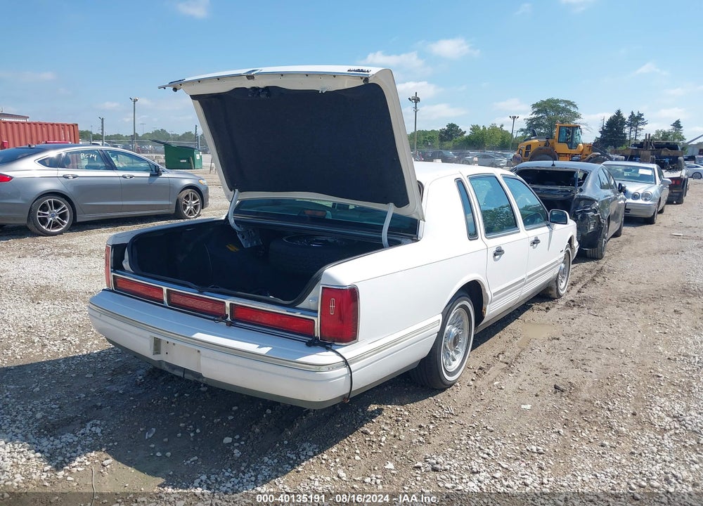 1997 LINCOLN TOWN CAR EXECUTIVE VIN: 1LNLM81W0VY655573