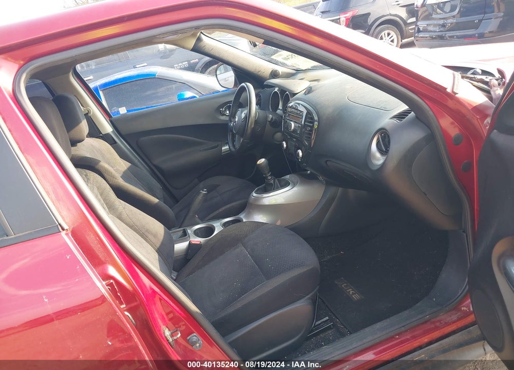 2011 NISSAN JUKE SV VIN: JN8AF5MR8BT003095