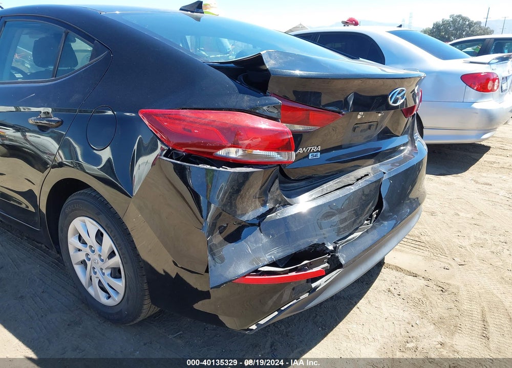 2018 HYUNDAI ELANTRA SE VIN: 5NPD74LF3JH371839
