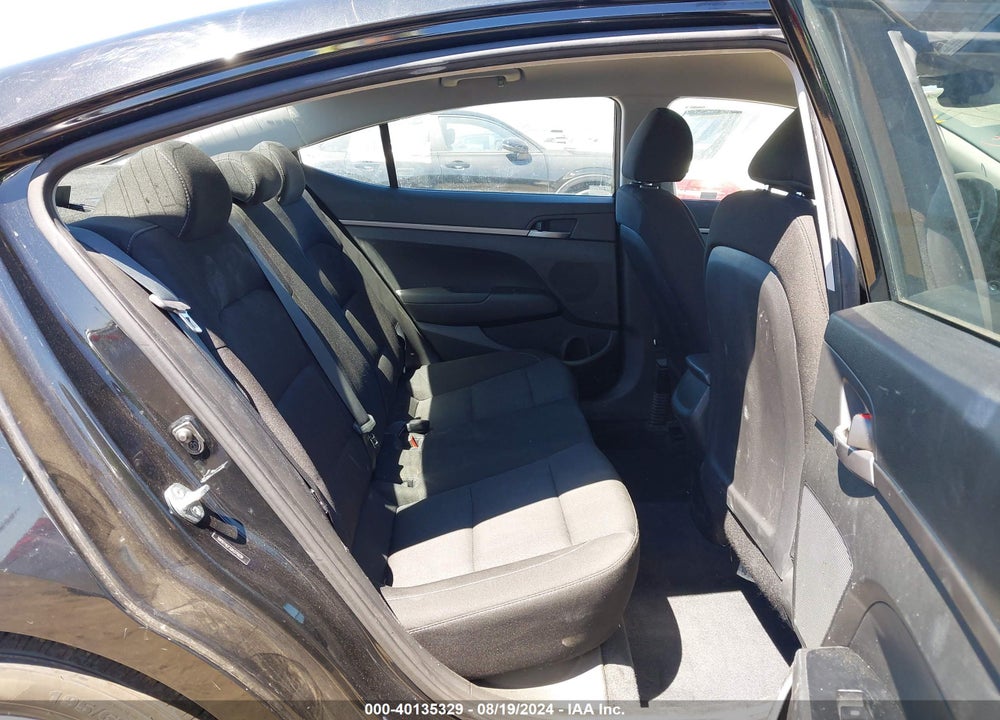 2018 HYUNDAI ELANTRA SE VIN: 5NPD74LF3JH371839