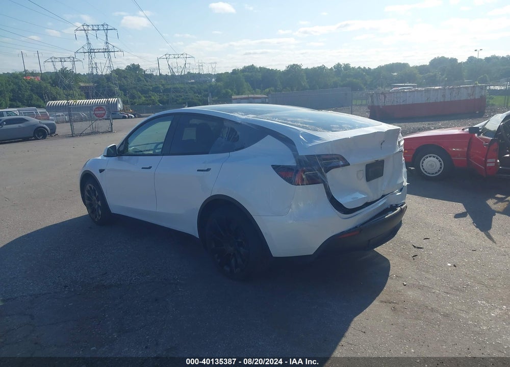 2022 TESLA MODEL Y LONG RANGE DUAL MOTOR ALL-WHEEL DRIVE VIN: 7SAYGAEE7NF393001
