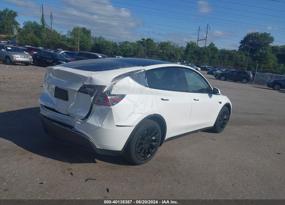 2022 TESLA MODEL Y LONG RANGE DUAL MOTOR ALL-WHEEL DRIVE VIN: 7SAYGAEE7NF393001