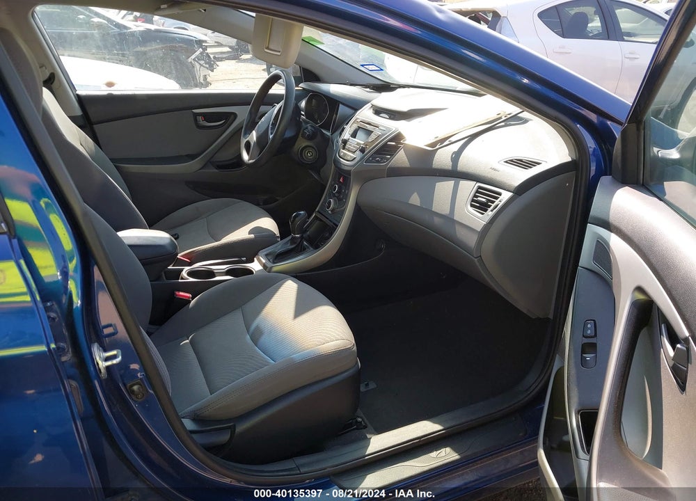 2015 HYUNDAI ELANTRA SE VIN: 5NPDH4AE8FH588365