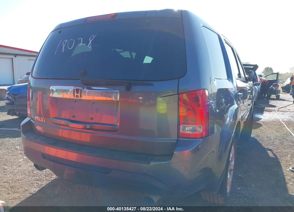 2015 HONDA PILOT EX VIN: 5FNYF3H45FB018028