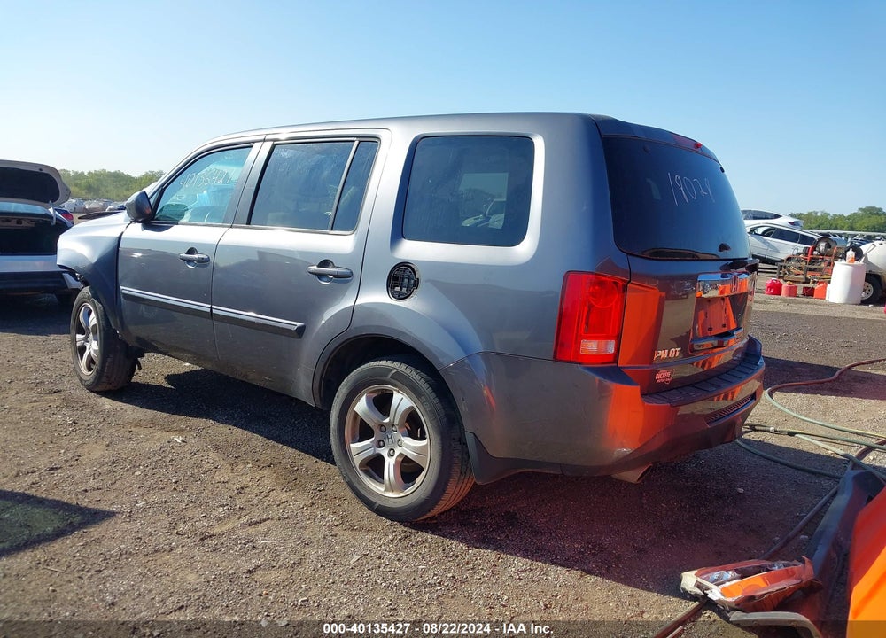 2015 HONDA PILOT EX VIN: 5FNYF3H45FB018028