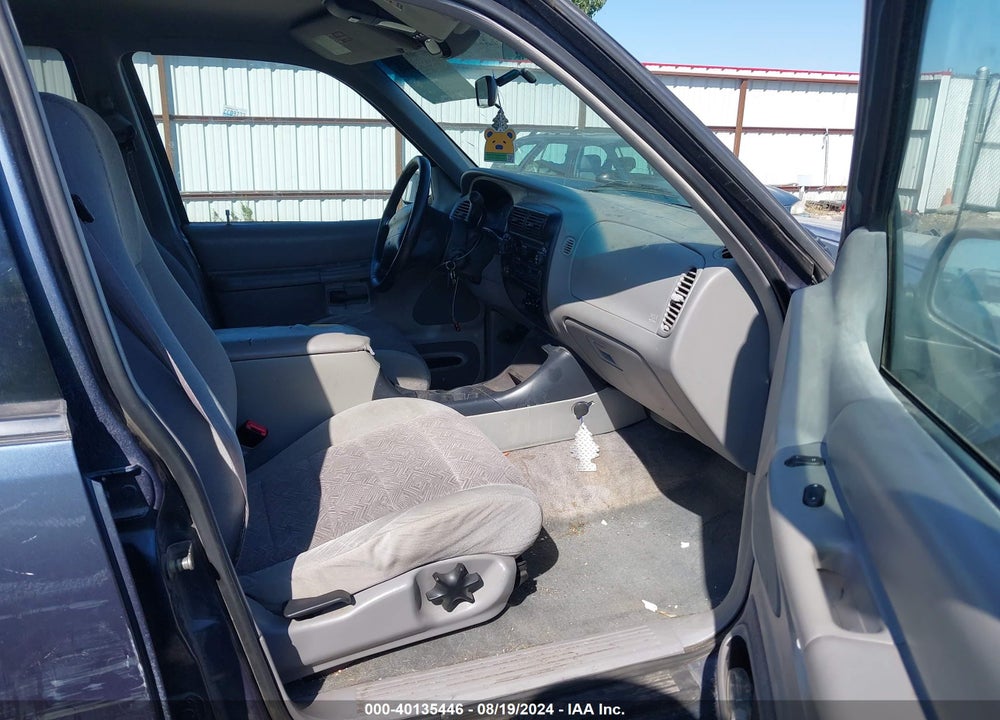 2000 FORD EXPLORER VIN: 1FMZU73E5YUB68714