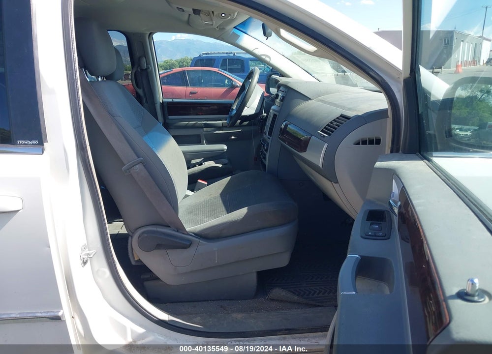 2010 CHRYSLER TOWN & COUNTRY TOURING VIN: 2A4RR5D14AR414106