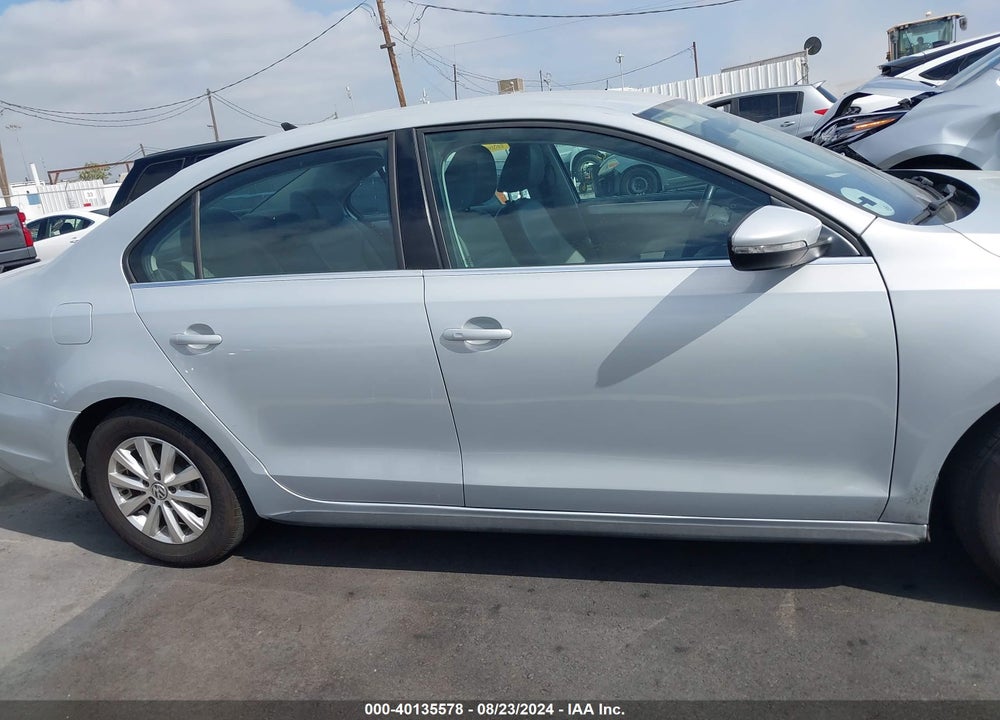 2013 VOLKSWAGEN JETTA HYBRID SE VIN: 3VW637AJ1DM222788