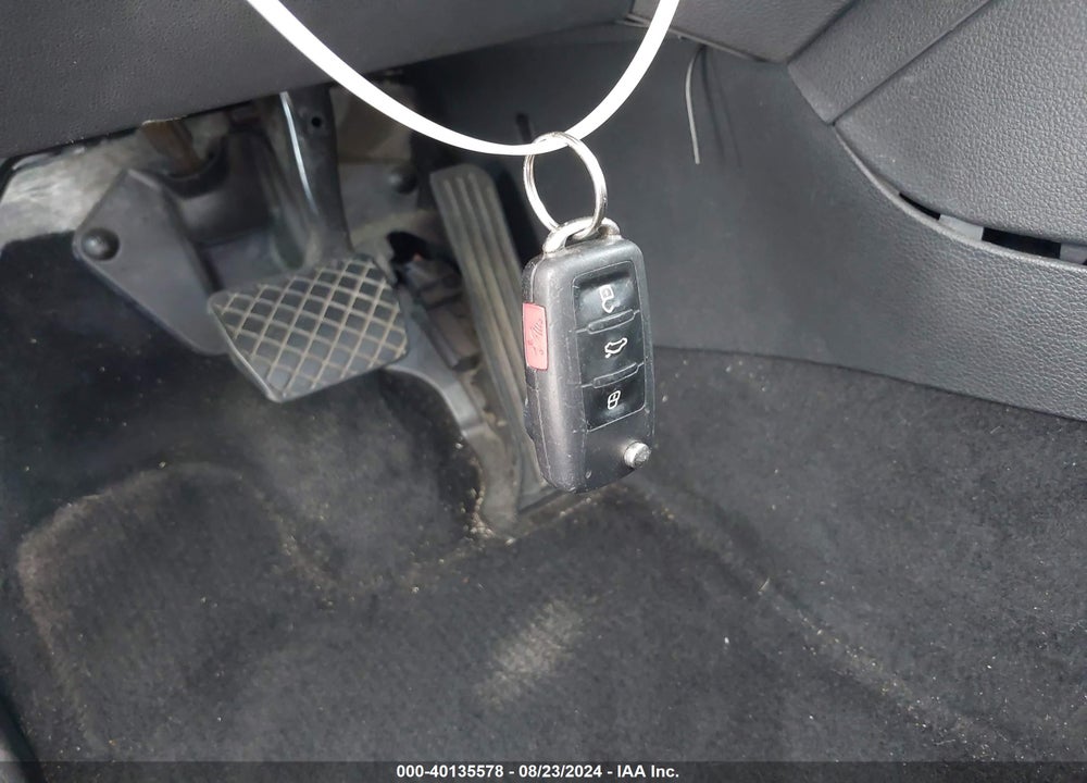 2013 VOLKSWAGEN JETTA HYBRID SE VIN: 3VW637AJ1DM222788
