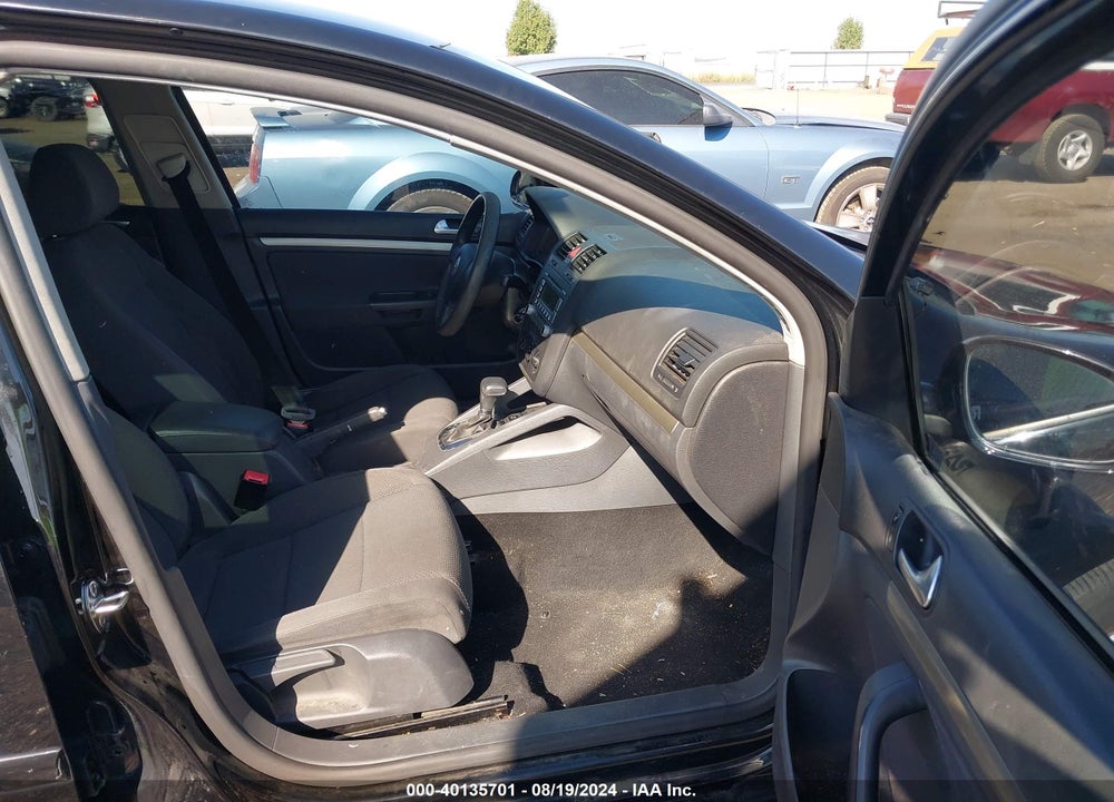 2007 VOLKSWAGEN RABBIT 4-DOOR VIN: WVWDS71K57W282258