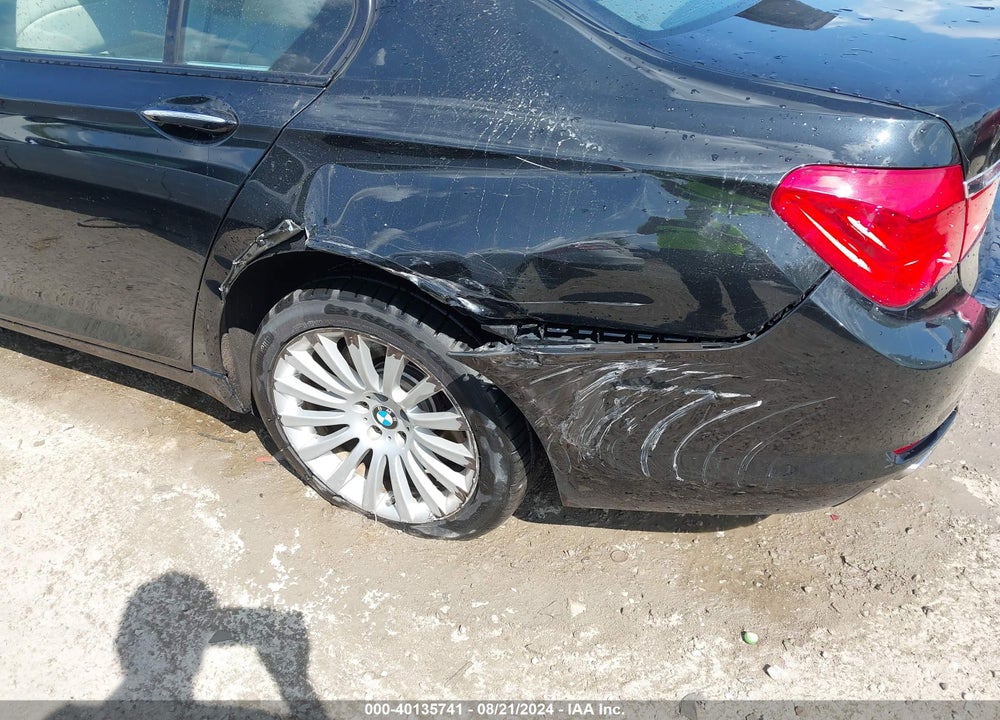 2009 BMW 750I VIN: WBAKA835X9CY33650