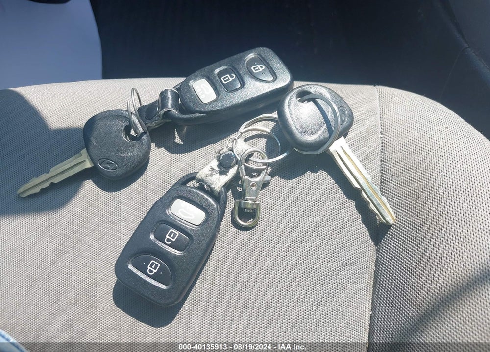 2013 HYUNDAI ELANTRA GLS VIN: KMHDH4AE8DU007106