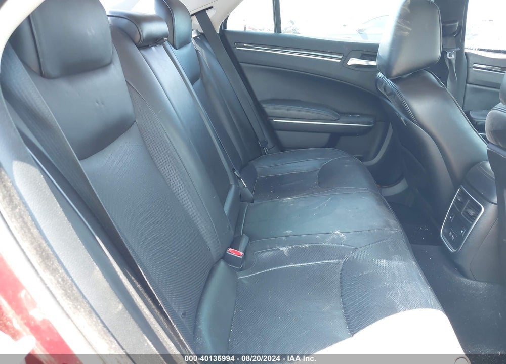 2019 CHRYSLER 300 LIMITED VIN: 2C3CCAEG2KH566065