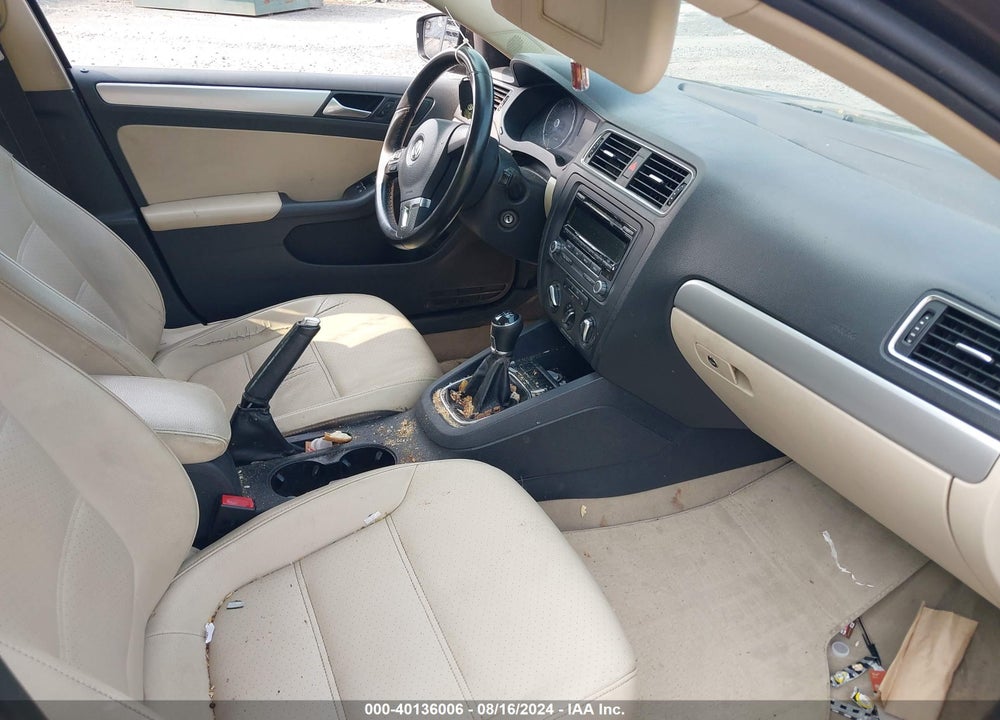2013 VOLKSWAGEN JETTA 2.5L SE VIN: 3VWBP7AJ3DM427175