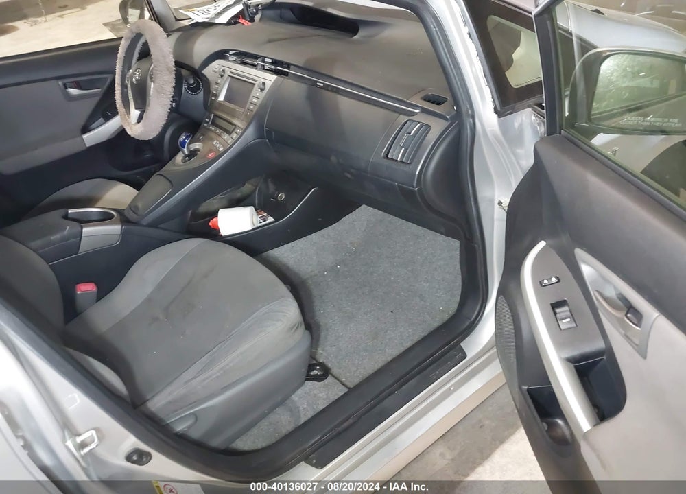 2013 TOYOTA PRIUS TWO VIN: JTDKN3DU2D5627056