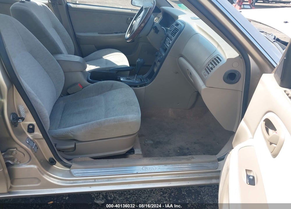 2004 KIA OPTIMA EX/LX VIN: KNAGD126545350868
