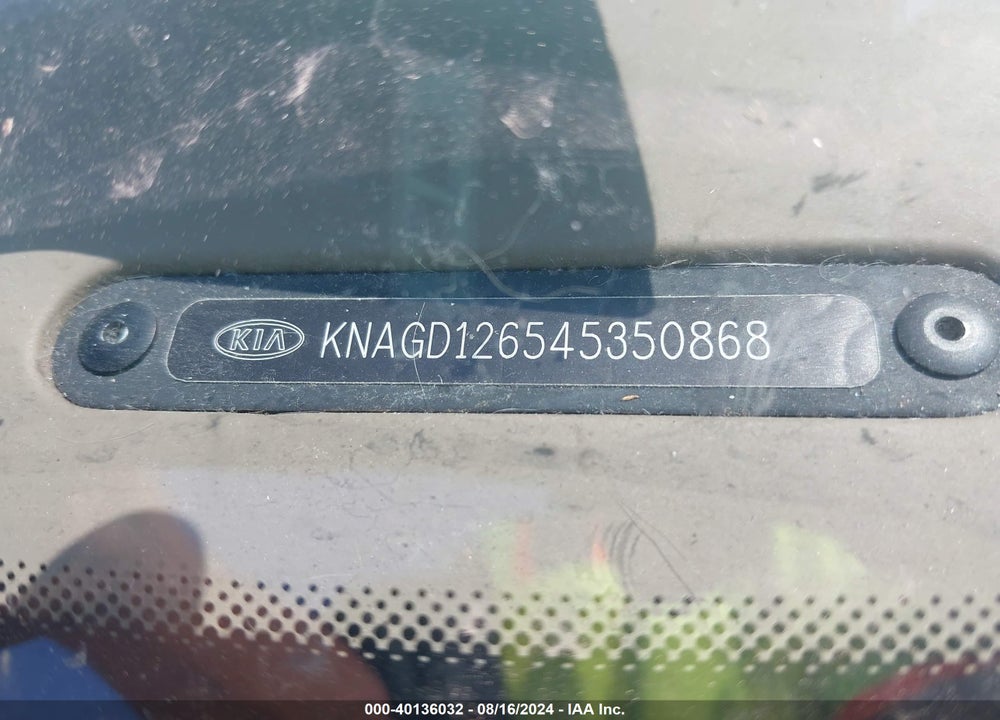2004 KIA OPTIMA EX/LX VIN: KNAGD126545350868