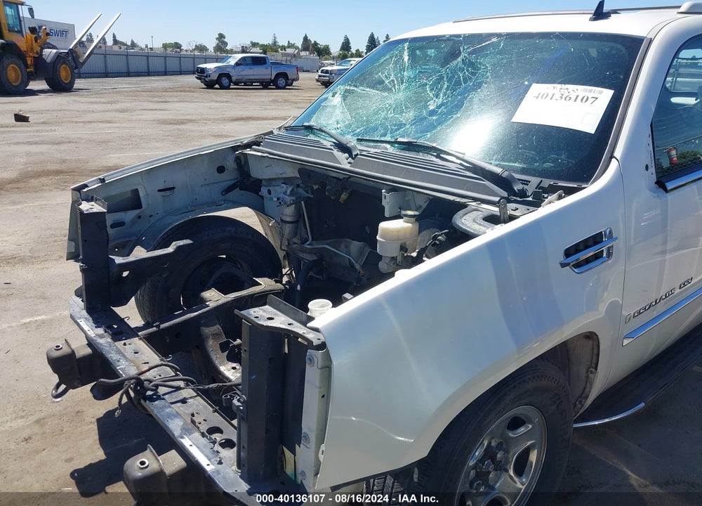 2007 CADILLAC ESCALADE ESV VIN: 1GYFK66877R407835