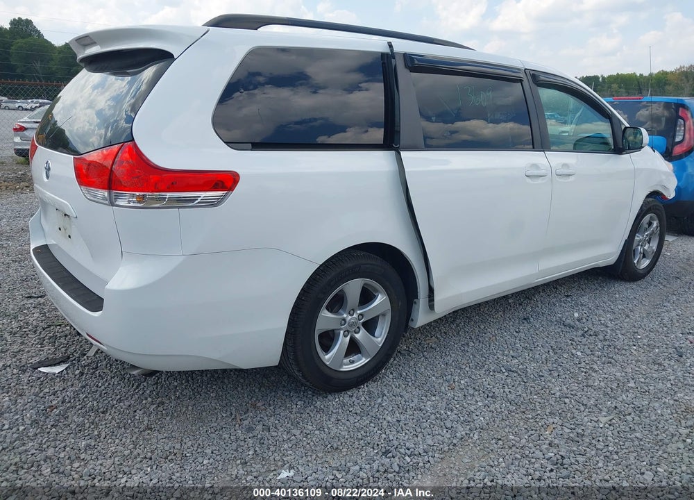 2013 TOYOTA SIENNA LE V6 8 PASSENGER VIN: 5TDKK3DC6DS320421