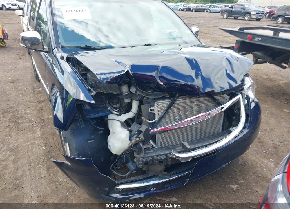 2015 CHRYSLER TOWN & COUNTRY LIMITED PLATINUM VIN: 2C4RC1GG1FR579179