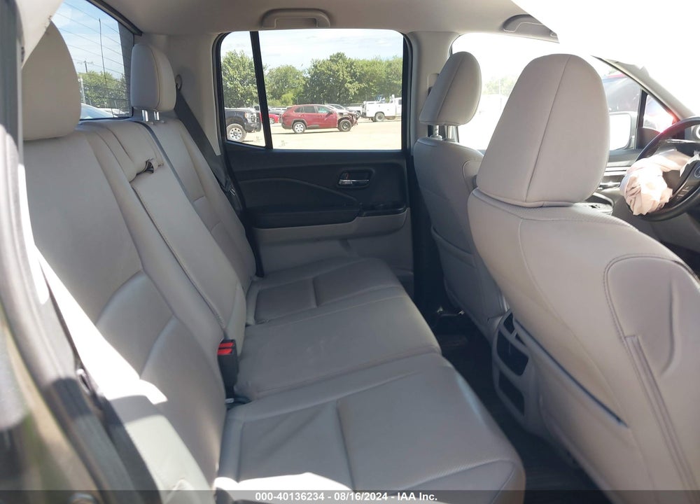2017 HONDA RIDGELINE RTL-T VIN: 5FPYK3F62HB017526