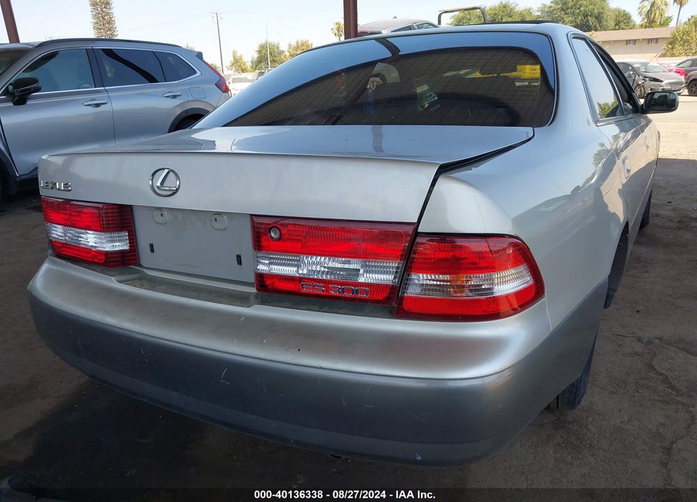1998 LEXUS ES 300 VIN: JT8BF28G9W5048238