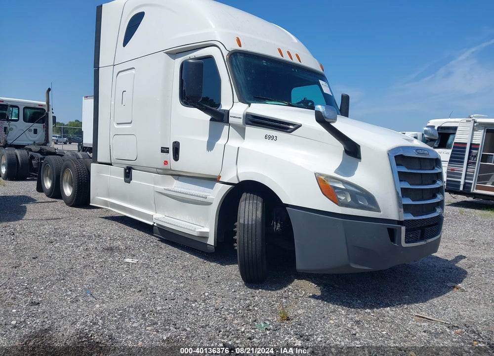 2018 FREIGHTLINER NEW CASCADIA 126 VIN: 3AKJHHDRXJSJC6993