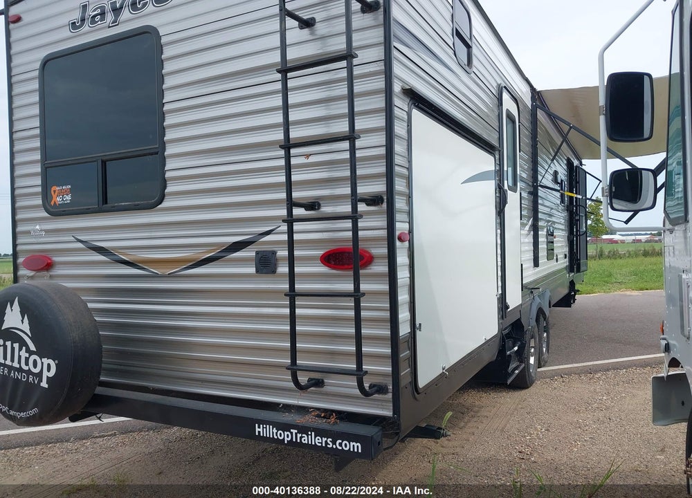 2018 JAYCO JAY FLIGHT TRAVEL TRAILER VIN: 1UJBJ0BTXJ1TR0341