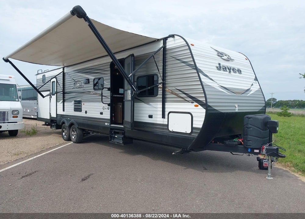 2018 JAYCO JAY FLIGHT TRAVEL TRAILER VIN: 1UJBJ0BTXJ1TR0341