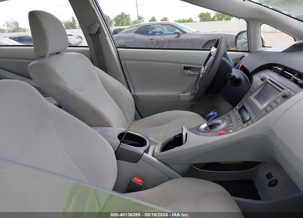 2014 TOYOTA PRIUS THREE VIN: JTDKN3DU2E1742510