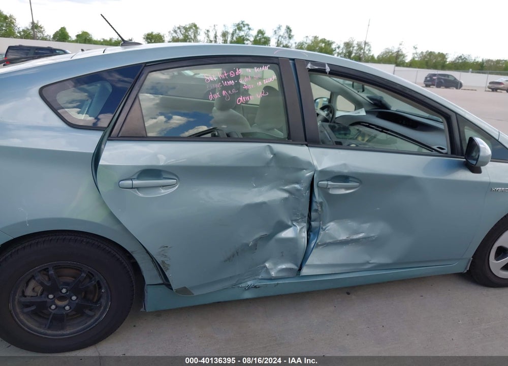 2014 TOYOTA PRIUS THREE VIN: JTDKN3DU2E1742510