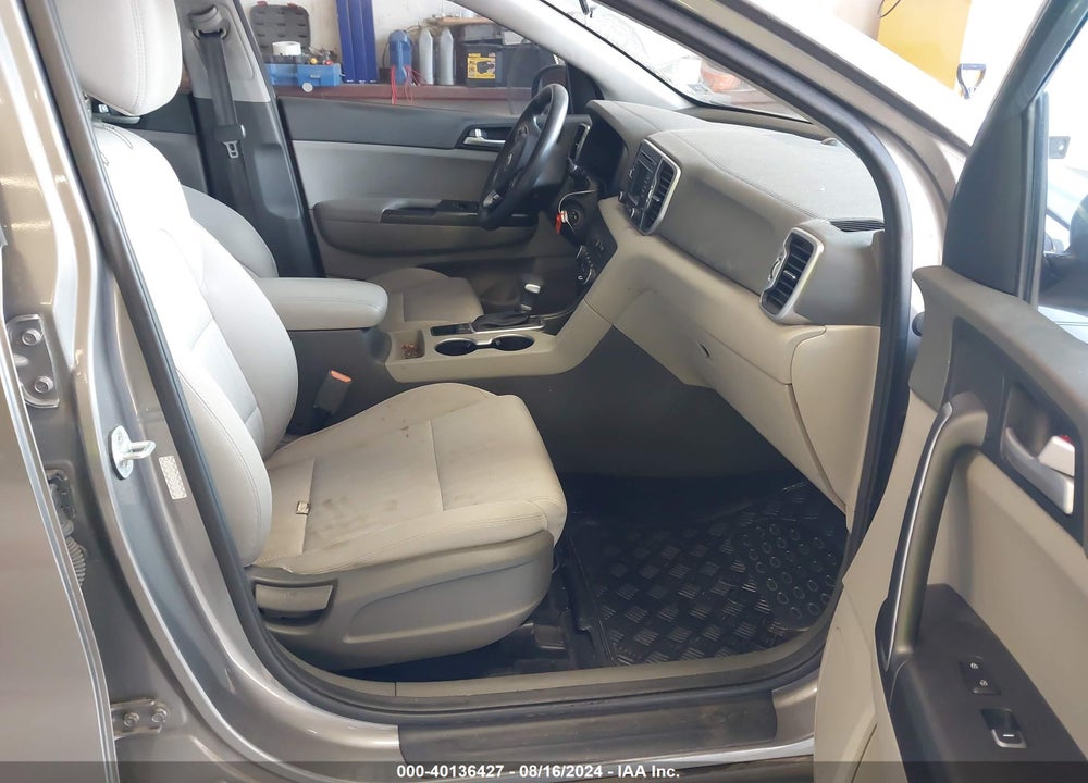 2017 KIA SPORTAGE LX VIN: KNDPMCAC7H7167021