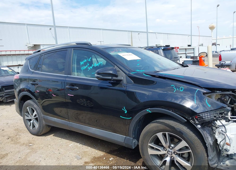 2017 TOYOTA RAV4 XLE VIN: 2T3WFREV0HW393541