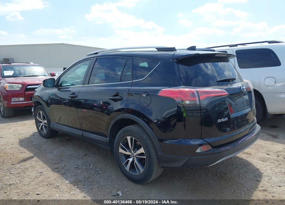 2017 TOYOTA RAV4 XLE VIN: 2T3WFREV0HW393541