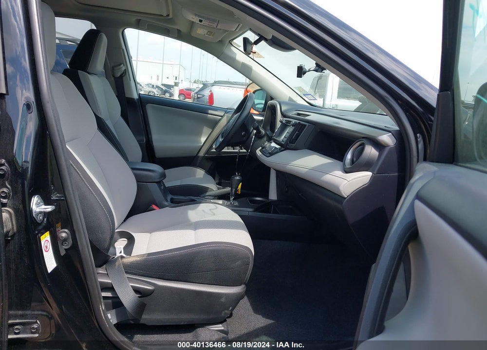 2017 TOYOTA RAV4 XLE VIN: 2T3WFREV0HW393541