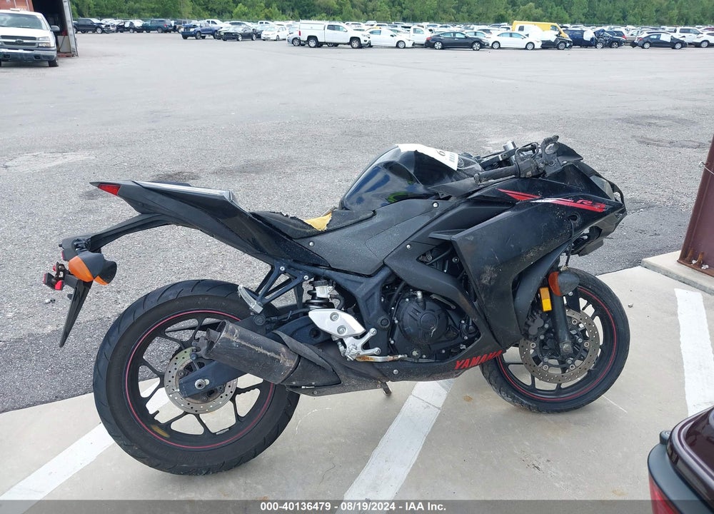 2015 YAMAHA YZFR3 VIN: MH3RH06Y7FK001304
