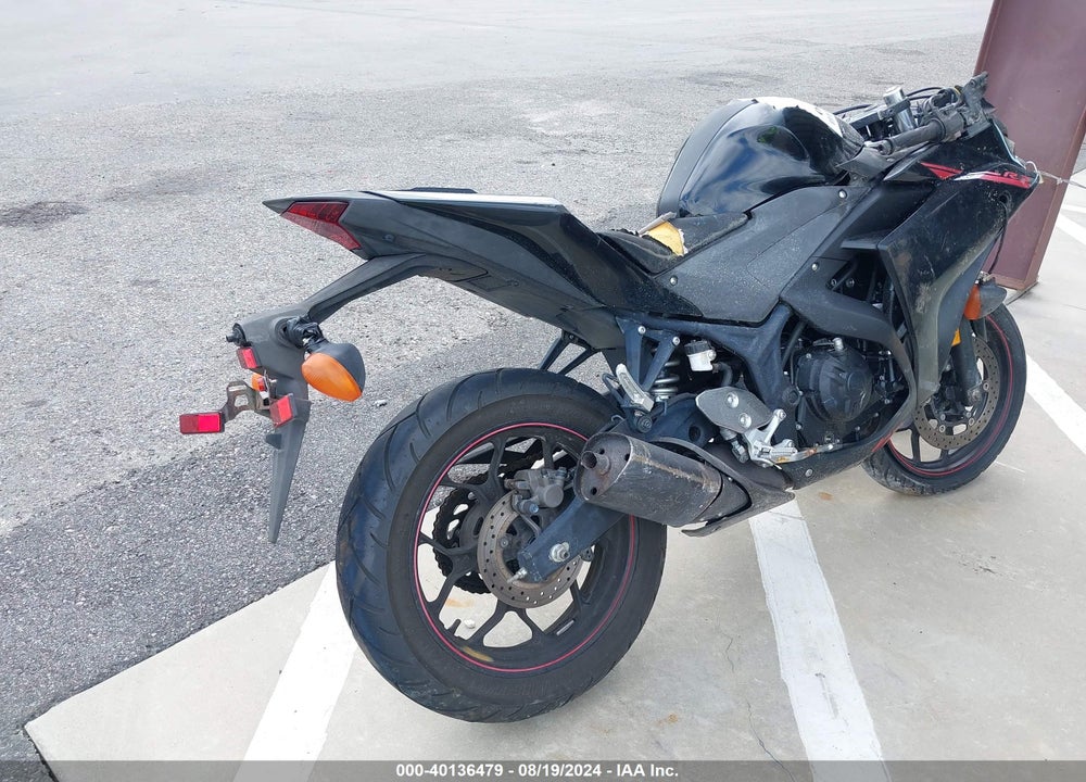 2015 YAMAHA YZFR3 VIN: MH3RH06Y7FK001304