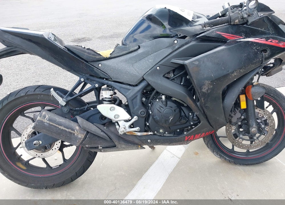 2015 YAMAHA YZFR3 VIN: MH3RH06Y7FK001304