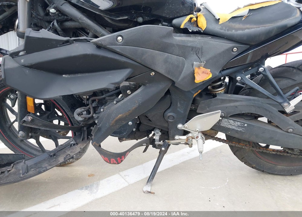 2015 YAMAHA YZFR3 VIN: MH3RH06Y7FK001304