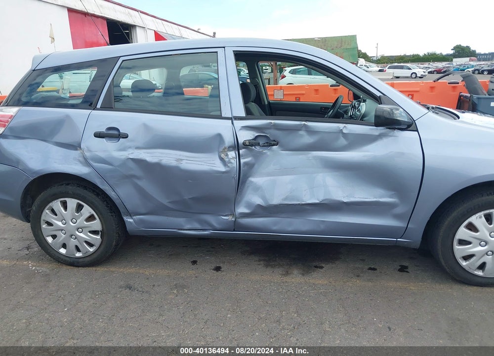 2005 TOYOTA MATRIX VIN: 2T1KR32E35C415075