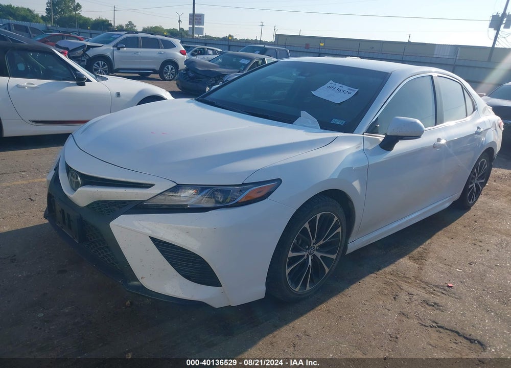 2018 TOYOTA CAMRY SE VIN: 4T1B11HK2JU537895