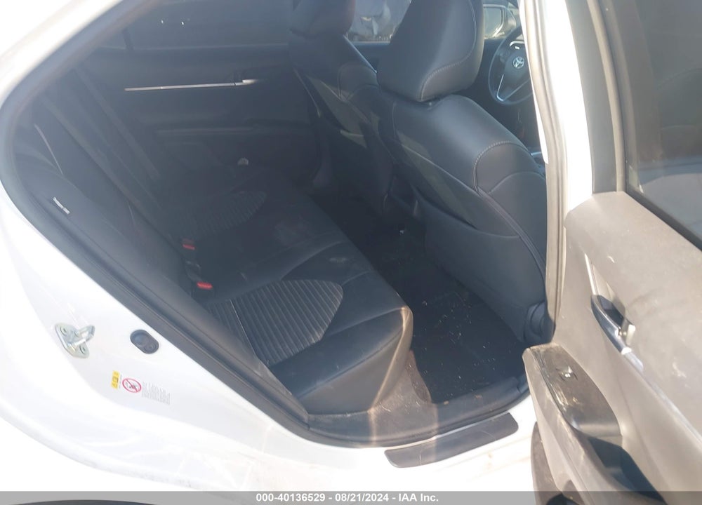 2018 TOYOTA CAMRY SE VIN: 4T1B11HK2JU537895