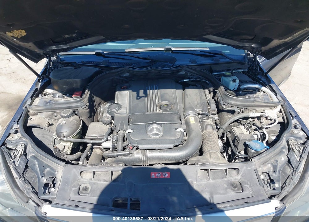 2013 MERCEDES-BENZ C 250 LUXURY/SPORT VIN: WDDGF4HBXDR274789