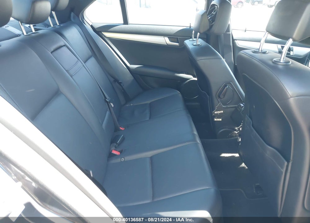 2013 MERCEDES-BENZ C 250 LUXURY/SPORT VIN: WDDGF4HBXDR274789