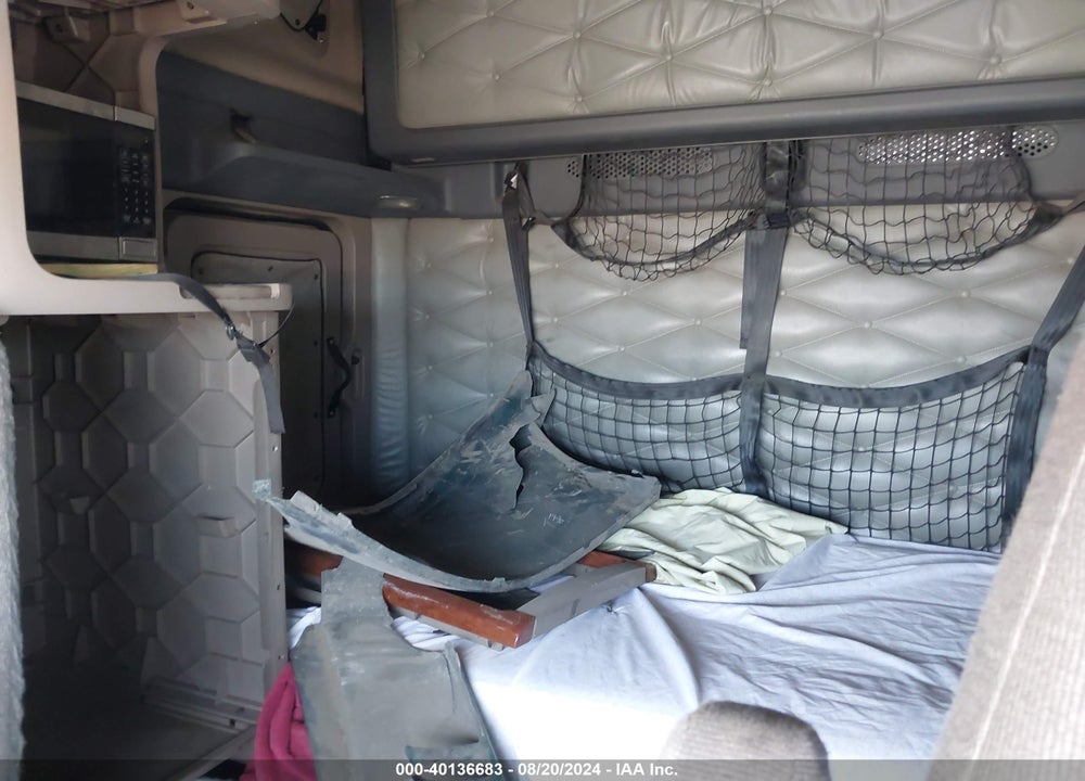 2014 FREIGHTLINER CASCADIA 125 VIN: 1FUJGLBG1ELFM4570