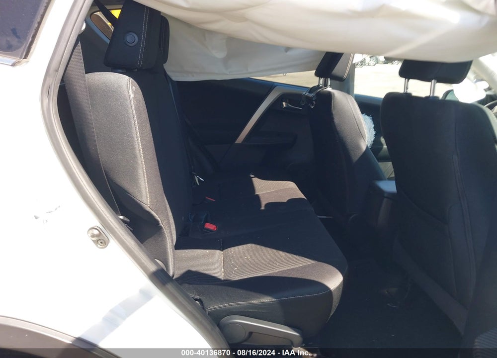 2015 TOYOTA RAV4 XLE VIN: 2T3WFREVXFW164426