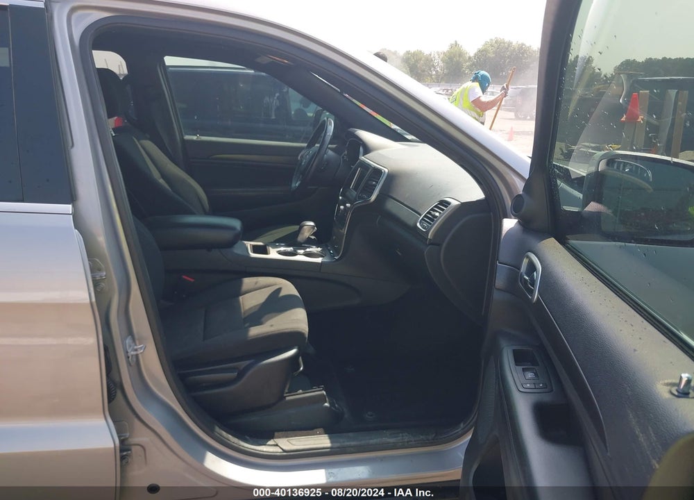 2018 JEEP GRAND CHEROKEE LAREDO 4X4 VIN: 1C4RJFAG8JC184929