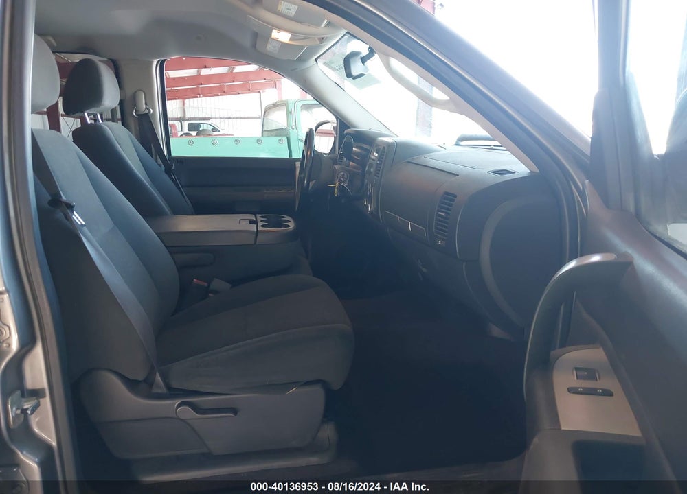 2008 CHEVROLET SILVERADO 1500 LT1 VIN: 3GCEC13058G302258