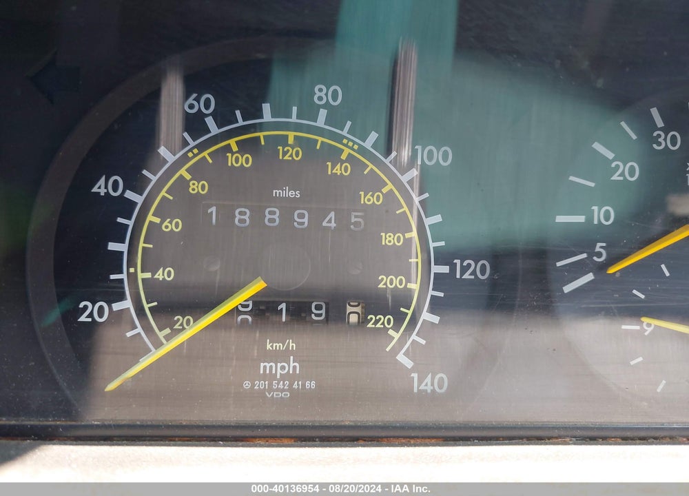 1990 MERCEDES-BENZ 190 E 2.6 VIN: WDBDA29D6LF724825