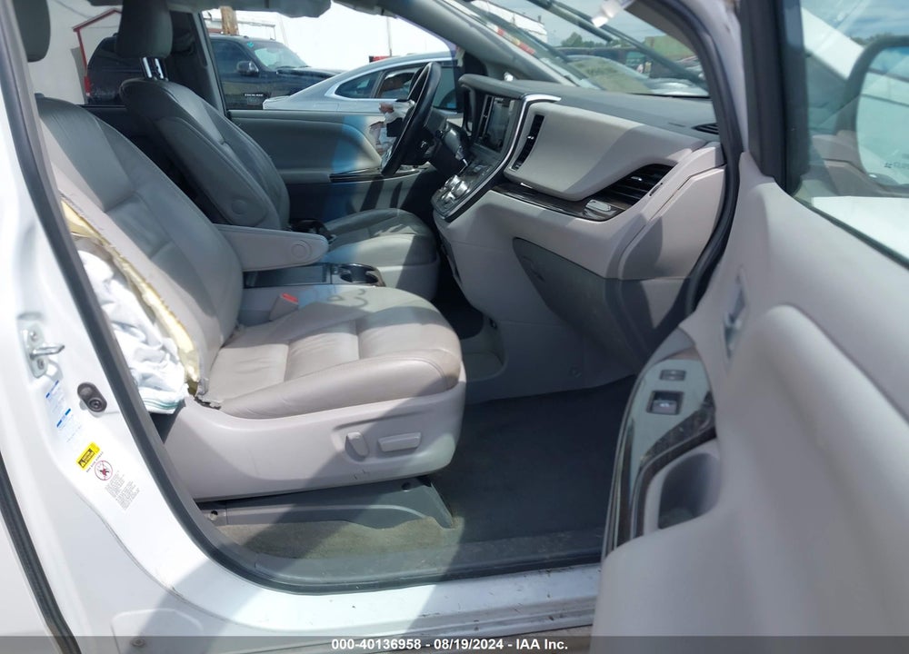 2017 TOYOTA SIENNA XLE PREMIUM 7 PASSENGER VIN: 5TDDZ3DC7HS161998